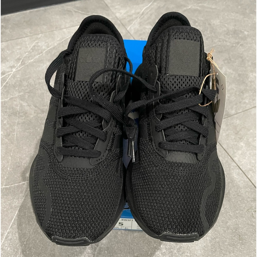 Adidas Swift Run X, Black - Size 5Y